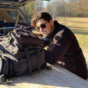 Meet your Posher, Eric